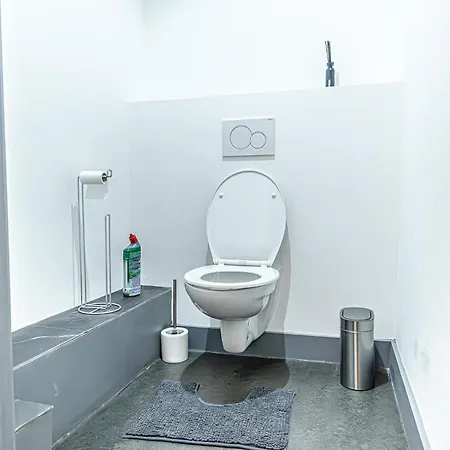 Modern 2-bedroom Getaway In The Heart Of * خنت