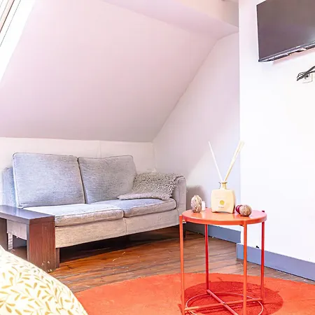 Modern 2-bedroom Getaway In The Heart Of Apartment