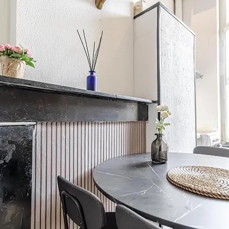 Modern 2-bedroom Getaway In The Heart Of Lejlighed Gent
