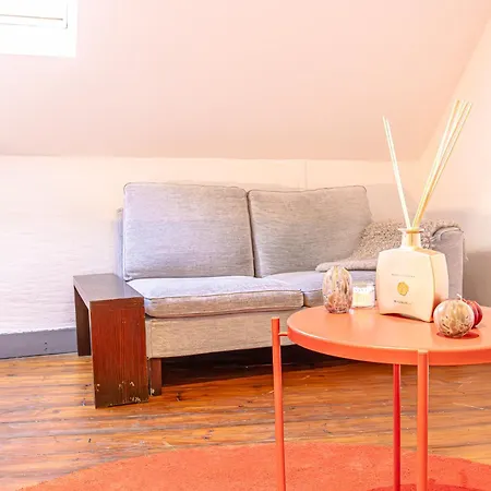 Modern 2-bedroom Getaway In The Heart Of