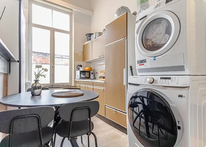 Modern 2-bedroom Getaway In The Heart Of * Гент