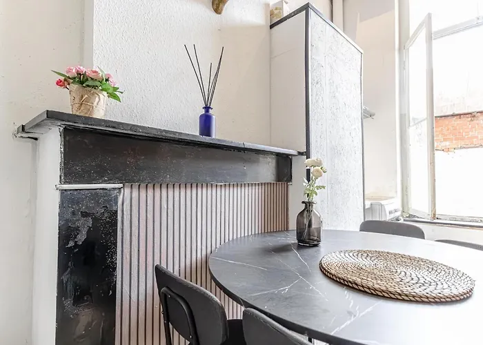 Modern 2-bedroom Getaway In The Heart Of Apartamento Gante