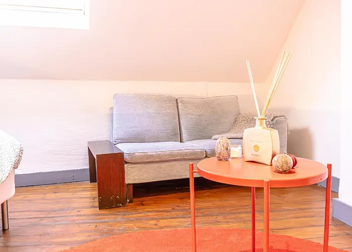 Modern 2-bedroom Getaway In The Heart Of