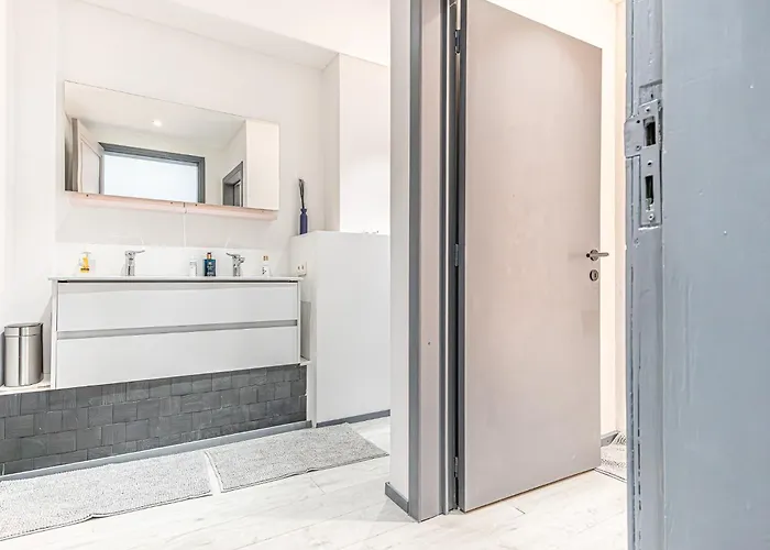 Apartamento Modern 2-bedroom Getaway In The Heart Of